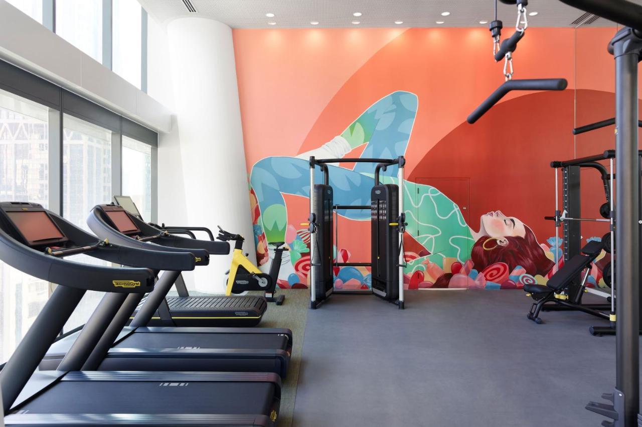 W Melbourne Hotel Екстериор снимка The gym at the hotel